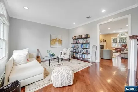 57 Merrifield Way Cresskill NJ 07626