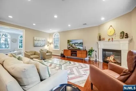 57 Merrifield Way Cresskill NJ 07626