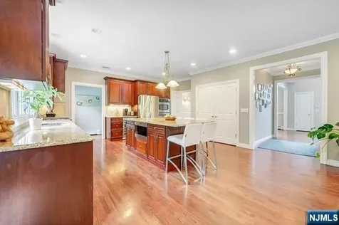 57 Merrifield Way Cresskill NJ 07626