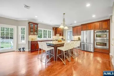 57 Merrifield Way Cresskill NJ 07626