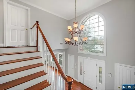 57 Merrifield Way Cresskill NJ 07626