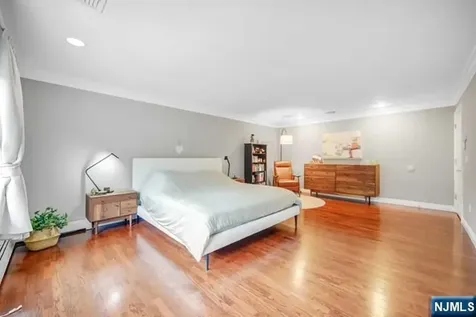 57 Merrifield Way Cresskill NJ 07626