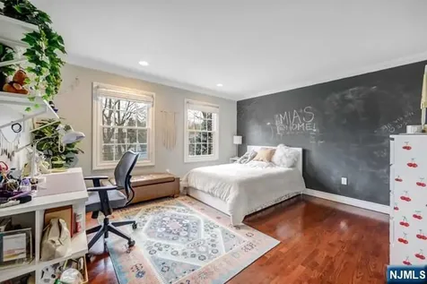 57 Merrifield Way Cresskill NJ 07626