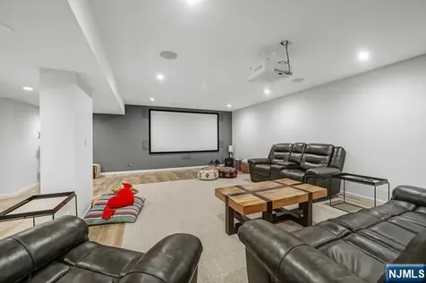 57 Merrifield Way Cresskill NJ 07626