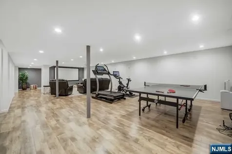57 Merrifield Way Cresskill NJ 07626