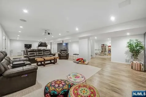 57 Merrifield Way Cresskill NJ 07626