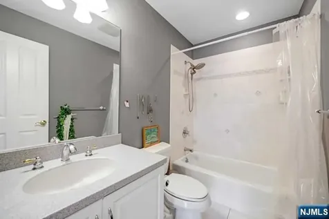 57 Merrifield Way Cresskill NJ 07626