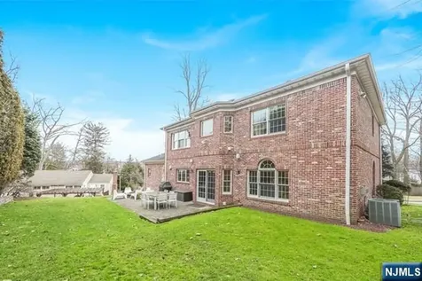 57 Merrifield Way Cresskill NJ 07626