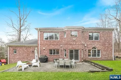 57 Merrifield Way Cresskill NJ 07626