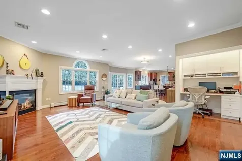 57 Merrifield Way Cresskill NJ 07626