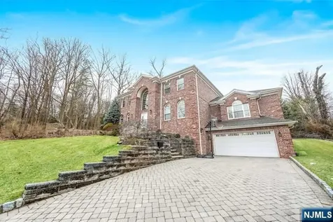 57 Merrifield Way Cresskill NJ 07626