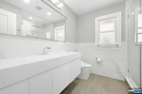 475 Cedar Lane Paramus NJ 07652