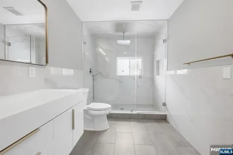475 Cedar Lane Paramus NJ 07652