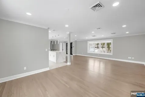 475 Cedar Lane Paramus NJ 07652