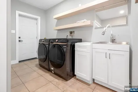 475 Cedar Lane Paramus NJ 07652