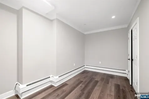 475 Cedar Lane Paramus NJ 07652