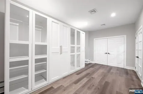 475 Cedar Lane Paramus NJ 07652