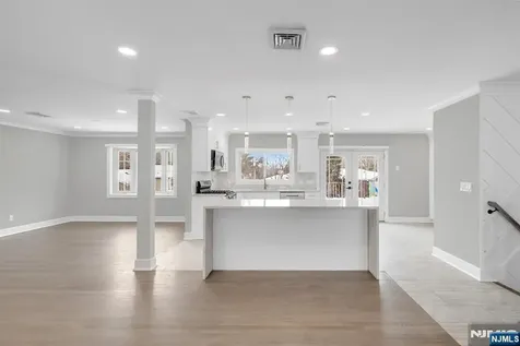 475 Cedar Lane Paramus NJ 07652