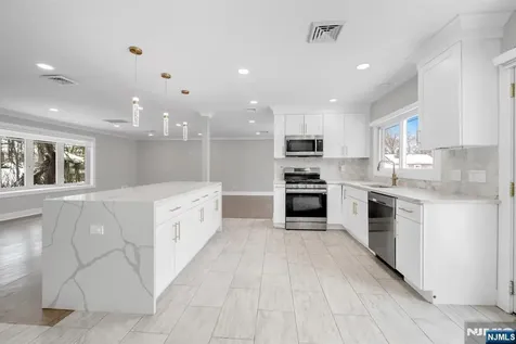 475 Cedar Lane Paramus NJ 07652