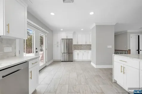 475 Cedar Lane Paramus NJ 07652