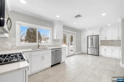 475 Cedar Lane Paramus NJ 07652