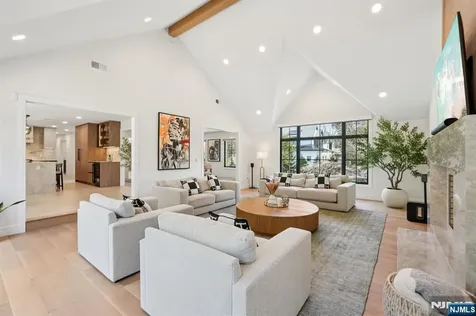 388 Freemans Lane Franklin Lakes NJ 07417