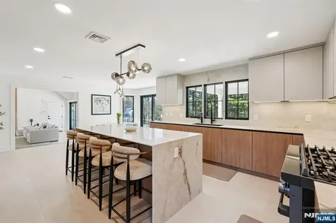 388 Freemans Lane Franklin Lakes NJ 07417