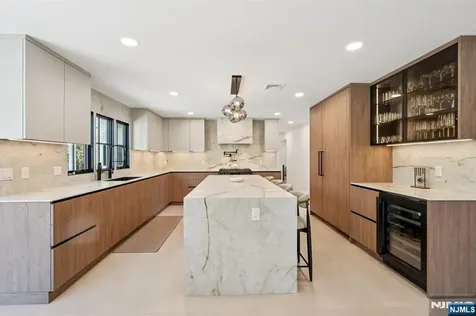 388 Freemans Lane Franklin Lakes NJ 07417