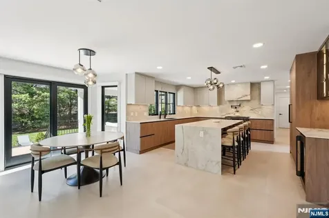 388 Freemans Lane Franklin Lakes NJ 07417