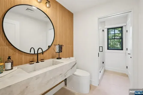 388 Freemans Lane Franklin Lakes NJ 07417