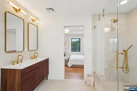 388 Freemans Lane Franklin Lakes NJ 07417