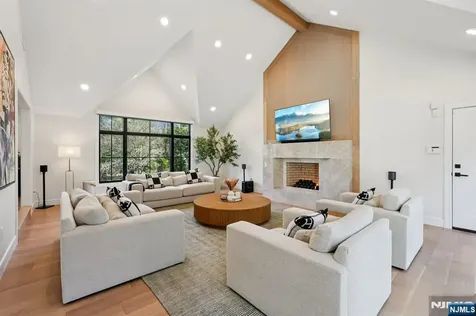 388 Freemans Lane Franklin Lakes NJ 07417