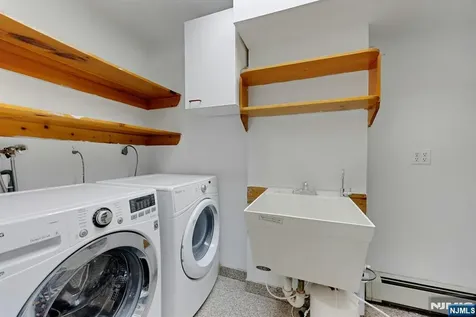 2413 Hammett Avenue Fort Lee NJ 07024