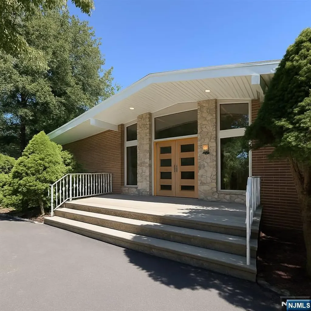 46 Overlook Road Alpine NJ 07620