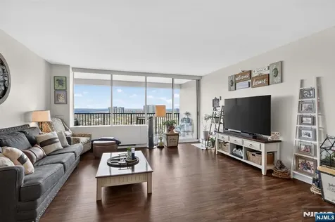 6 Horizon Road Fort Lee NJ 07024