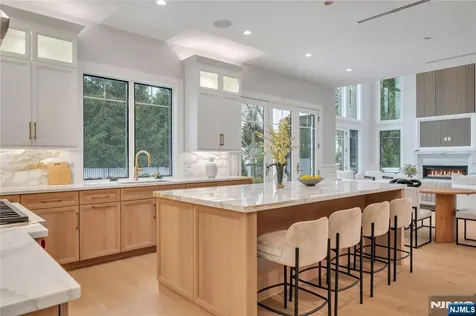 7 Central Avenue Demarest NJ 07627