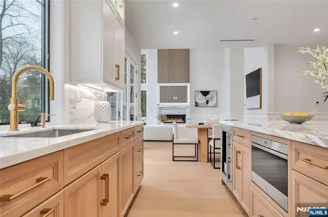 7 Central Avenue Demarest NJ 07627