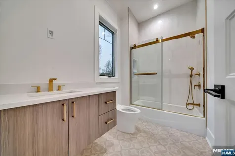 7 Central Avenue Demarest NJ 07627