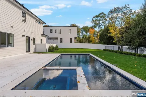 7 Central Avenue Demarest NJ 07627