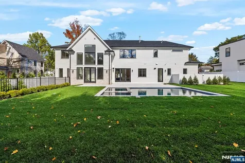 7 Central Avenue Demarest NJ 07627