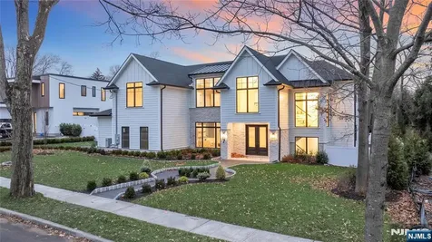 7 Central Avenue Demarest NJ 07627