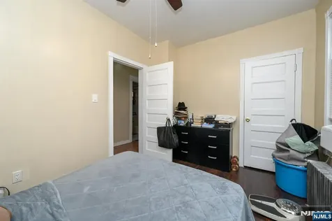 1053 Hunterdon Street Newark NJ 07112