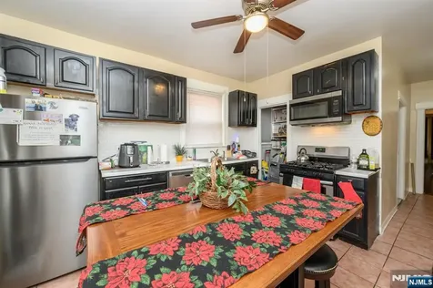 1053 Hunterdon Street Newark NJ 07112