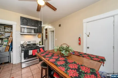 1053 Hunterdon Street Newark NJ 07112