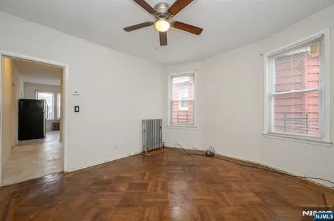 1053 Hunterdon Street Newark NJ 07112