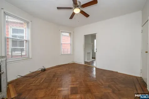1053 Hunterdon Street Newark NJ 07112