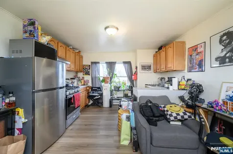 1053 Hunterdon Street Newark NJ 07112