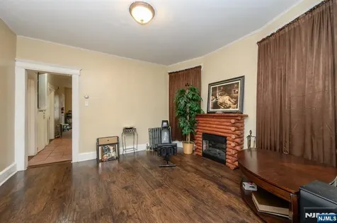 1053 Hunterdon Street Newark NJ 07112