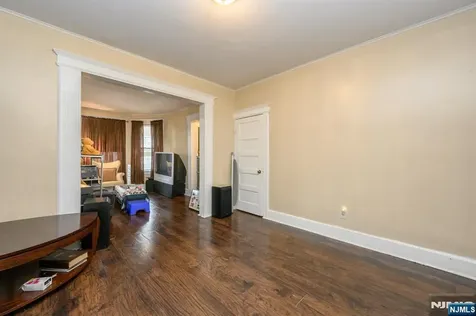 1053 Hunterdon Street Newark NJ 07112