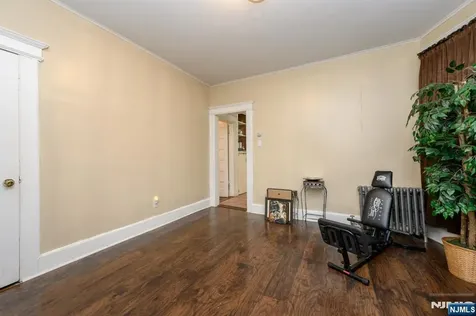 1053 Hunterdon Street Newark NJ 07112